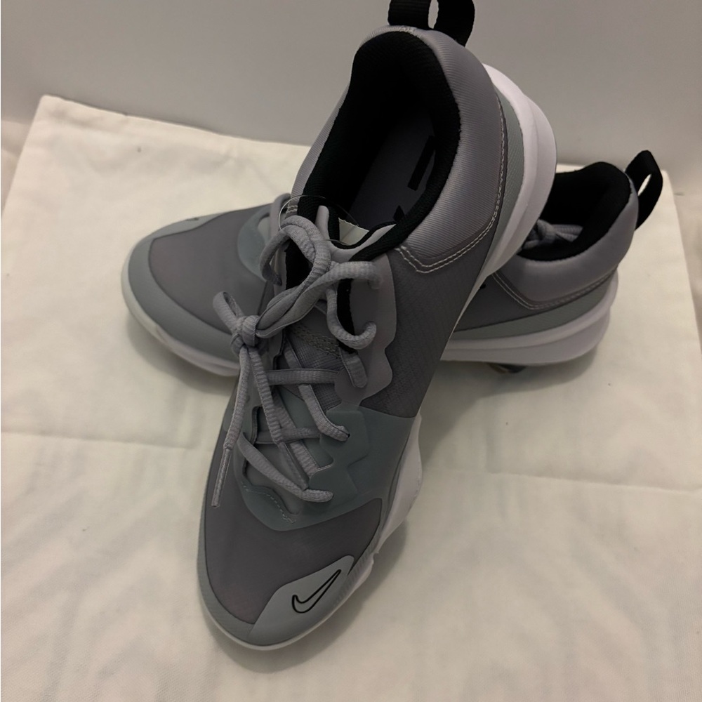 Nike Women's Athletic Shoes - Gray and Black